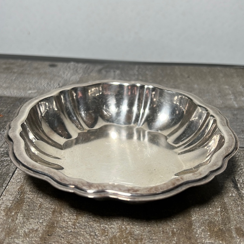 Vintage Oneida Silver Plate Candy/Nut Bowl Sticker on Bottom